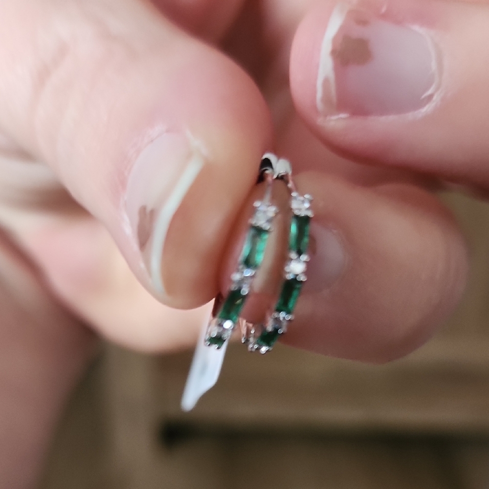 Elegant Silver and Green Hoop Earrings - Picture 5 of 5